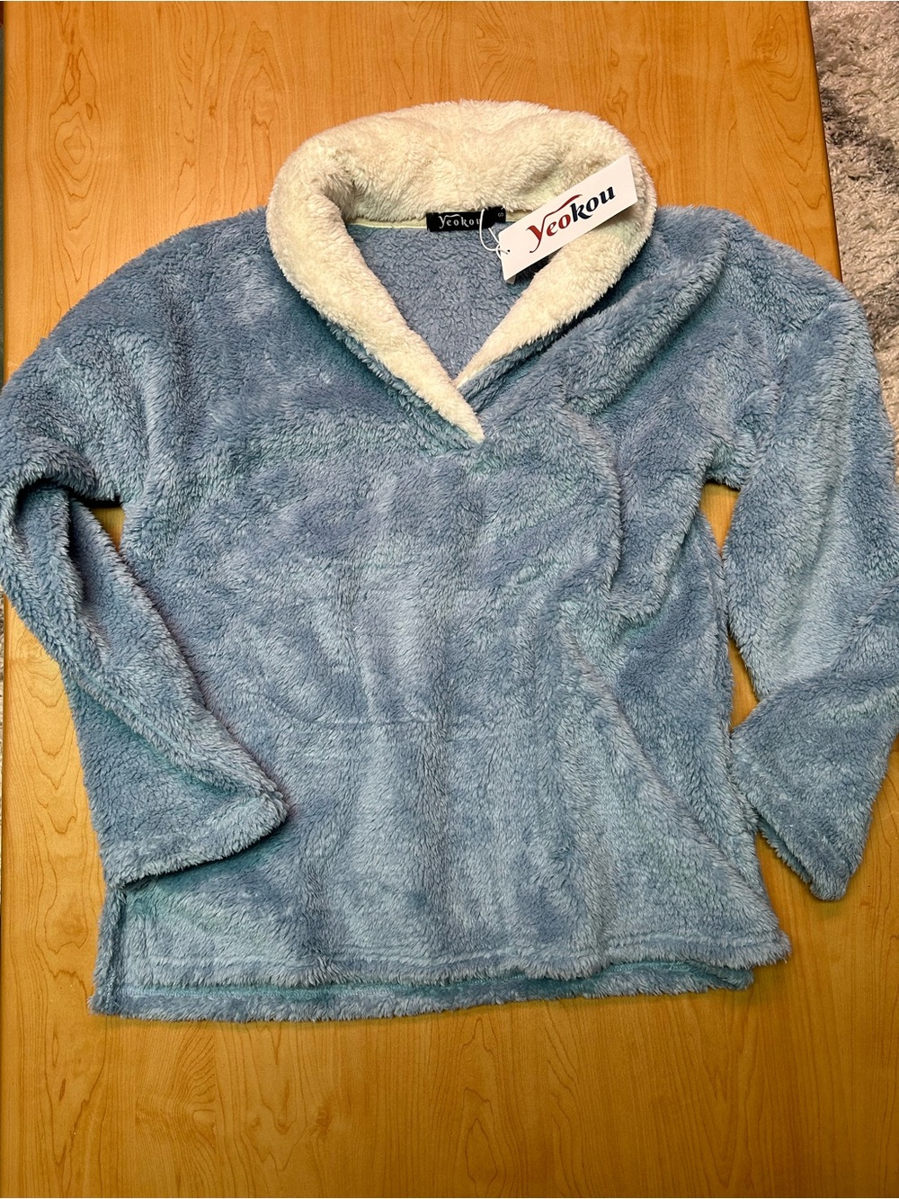Yeokou Plush Blue Fuzzy Pullover with Cream Collar